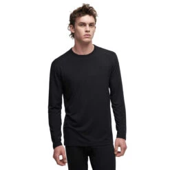 Le Bent Midweight Base Layer Crew - Men's -Sports Camping Shop BT2013 001 On Body Front 1 70482.1605829367