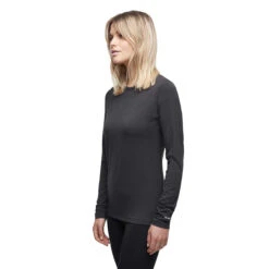 Le Bent Midweight Base Layer Crew - Women's -Sports Camping Shop BT2023 On Body SideAngle 86684.1605829023